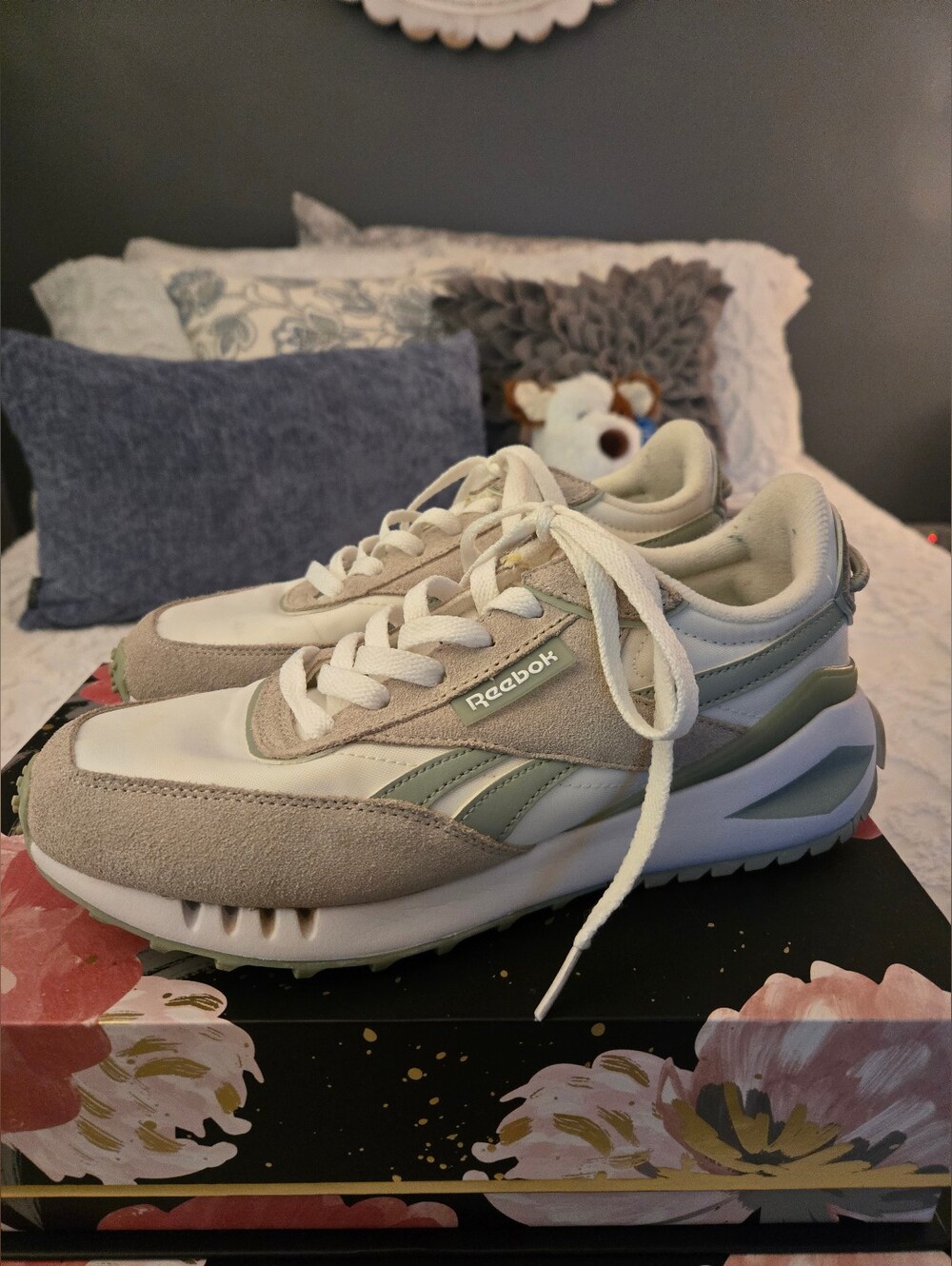 Womens' Reeboks